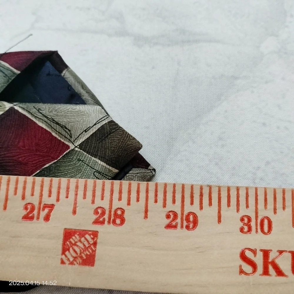 J. Garcia Silk Necktie Multicolor Diamond Pattern Tie Lady with Argle Socks 1996